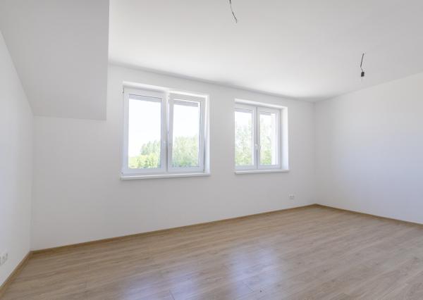 Predaj 4-izbová bytová jednotka v dvojdome v Lehniciach