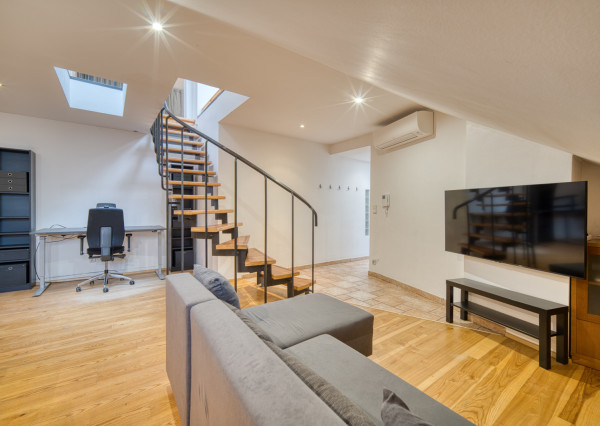 Na predaj netradičný loftový mezonet v srdci Starého Mesta