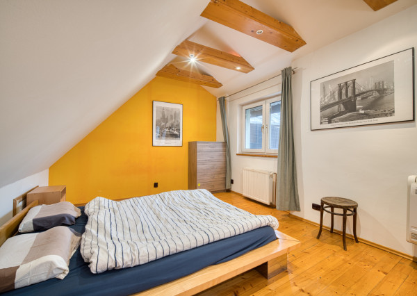 Na predaj netradičný loftový mezonet v srdci Starého Mesta