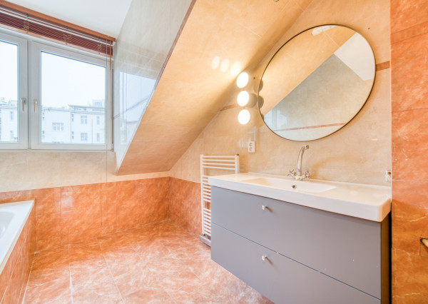 Na predaj netradičný loftový mezonet v srdci Starého Mesta