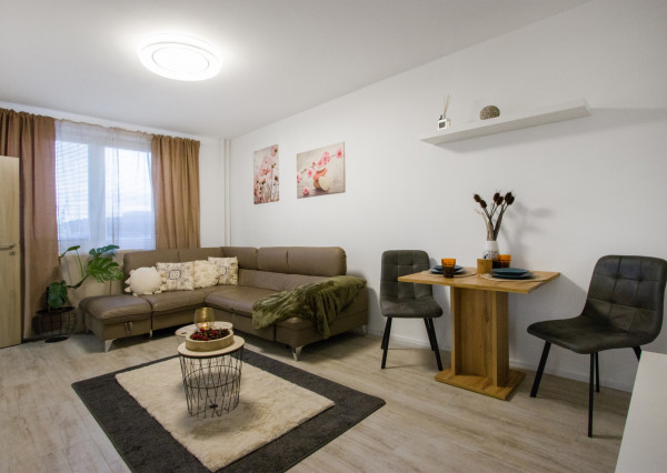 Na predaj investičný 1-izbový  byt Bratislave-Dúbravka