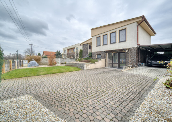 Na predaj rodinný dom v Chynoranoch