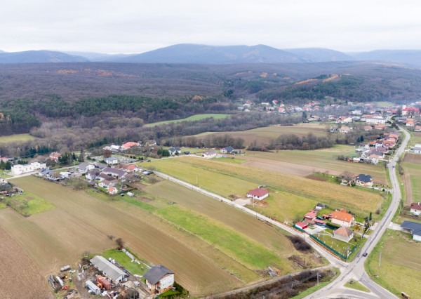 Na predaj pozemok v lokalite Pochabany