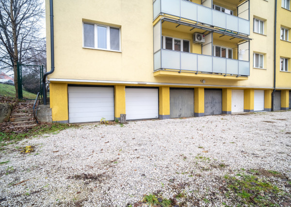 Na prenájom 3-izbový byt s garážou v Nitre - Čermáň