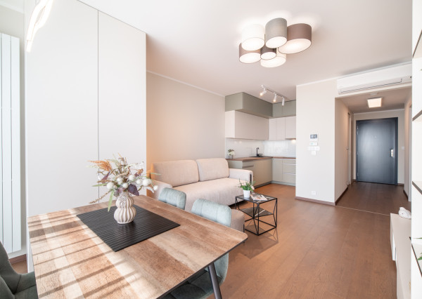 Na prenájom 2-izbový byt so šatníkom v Eurovea Tower – Bratislava