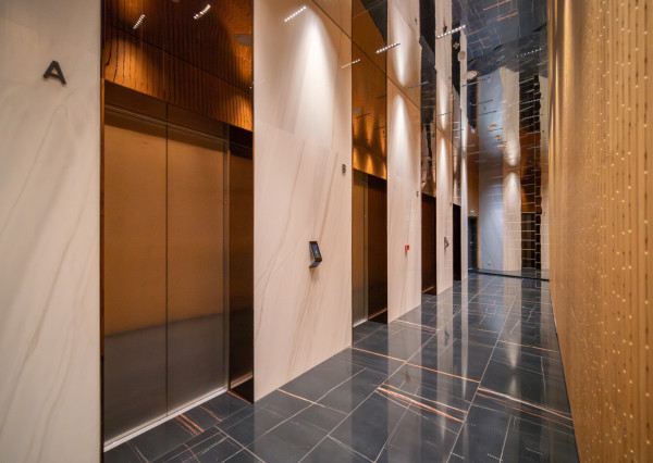 Na prenájom 2-izbový byt so šatníkom v Eurovea Tower – Bratislava