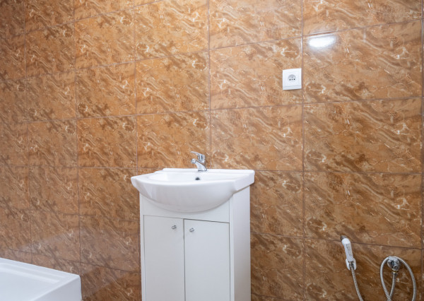 Na predaj polyfunkčná budova v obci Bardoňovo