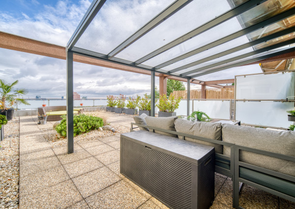 Na predaj 2-izbový byt s veľkolepou terasou na Kolibe