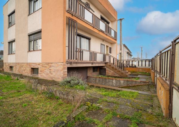 Na predaj 5-izbový rodinný dom Veľké Leváre