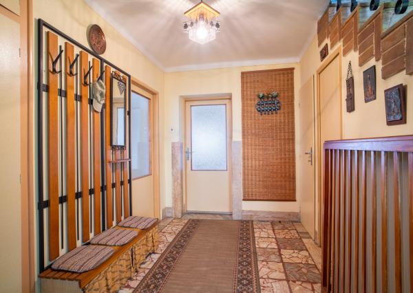 Na predaj 5-izbový rodinný dom Veľké Leváre