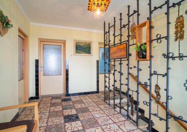 Na predaj 5-izbový rodinný dom Veľké Leváre