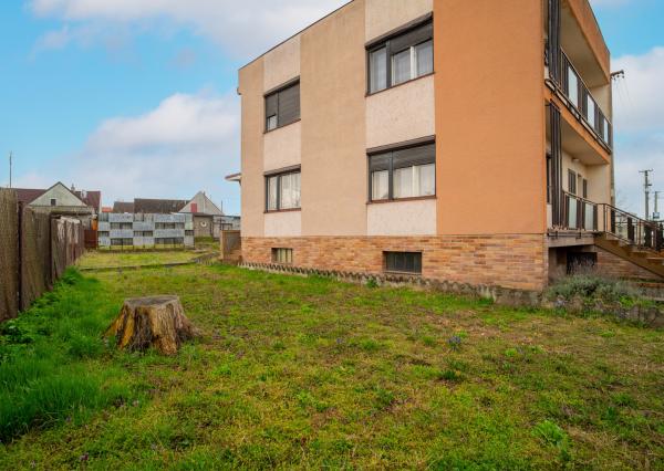 Na predaj 5-izbový rodinný dom Veľké Leváre