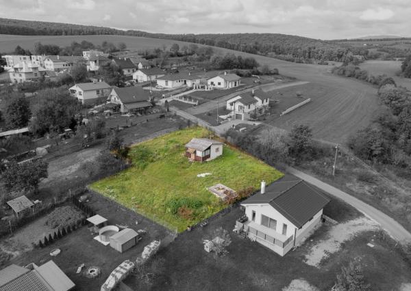 Exkluzívne iba u nás na predaj stavebný pozemok 1251m2 , Brezolupy