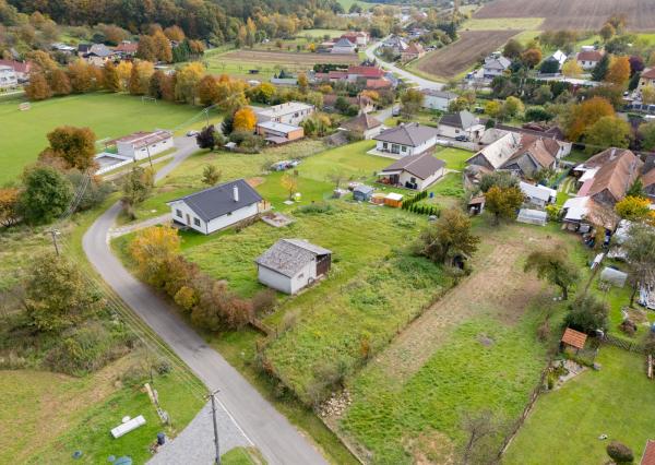 Exkluzívne iba u nás na predaj stavebný pozemok 1251m2 , Brezolupy