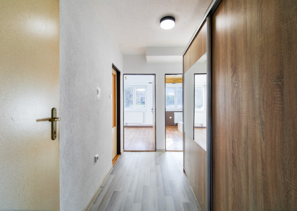 Na predaj priestranný 3-izbový byt v Zákamennom