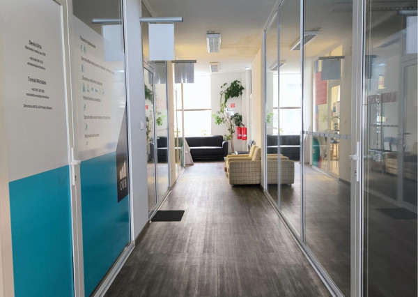 Na prenájom moderný obchodný priestor v centre Malaciek