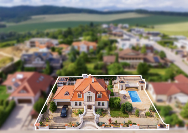 Na predaj nadštandardný rodinný dom s bazénom, Soblahov