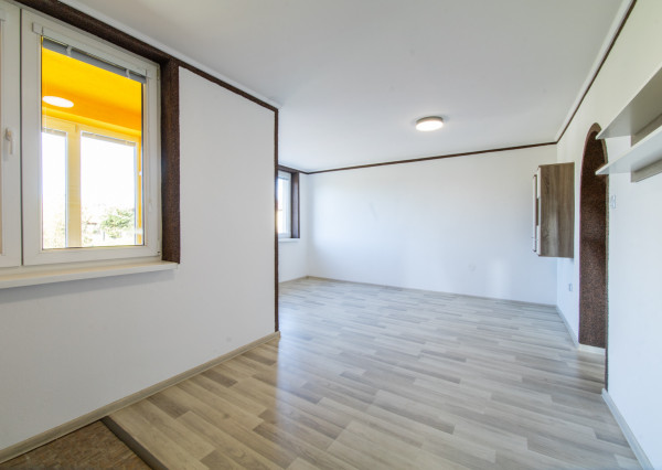 Na predaj priestranný 3-izbový byt v Zákamennom