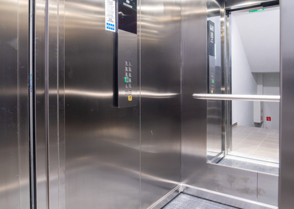 Na prenájom štýlový 2-izbový byt  vo vyhľadávanej lokalite Starého mesta