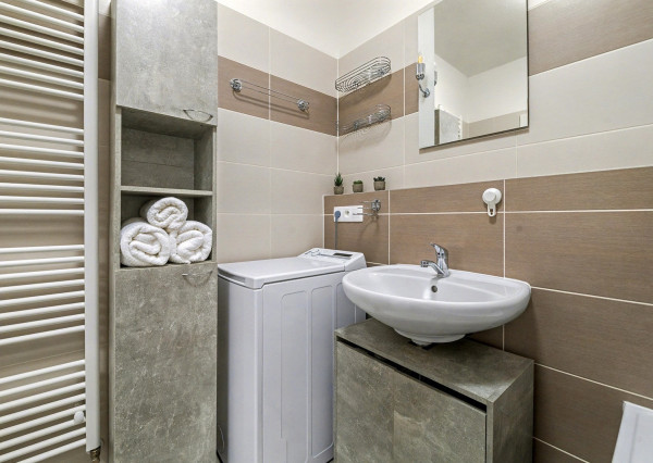 REZERVOVANÉ: Na predaj moderný 2-izbový byt na Zlatovskej ulici v Trenčíne