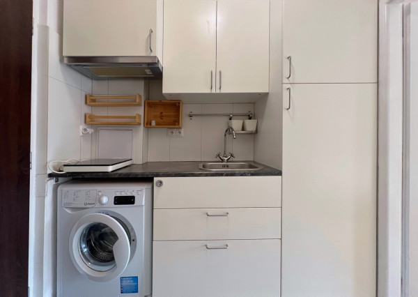 Na prenájom zrekonštruovaný 1-izbový byt, Nové Mesto - Bratislava