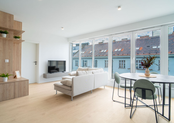 Na prenájom exkluzívny 2-izbový byt s terasou v centre Bratislavy