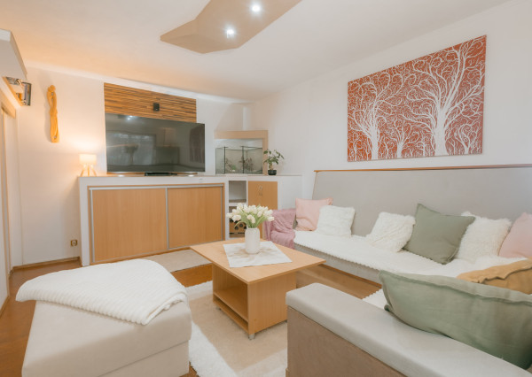 Na predaj 2-izbový byt s loggiou a balkónom v Žiline