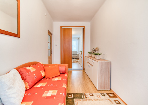 Na predaj priestranný 3-izbový byt v Malackách