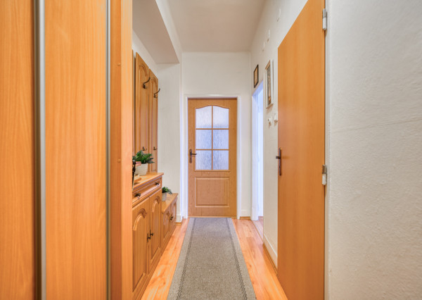 Na predaj priestranný 3-izbový byt v Malackách