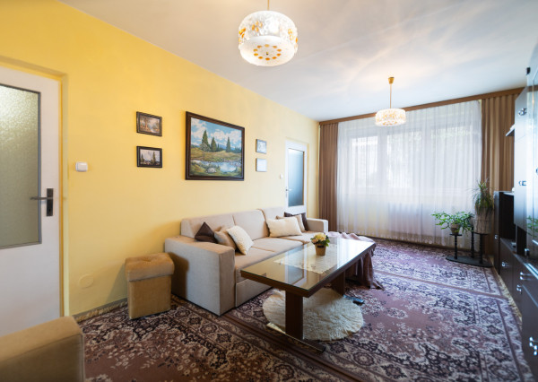 Na predaj 4-izbový byt vo Vrbovom