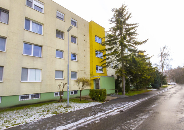 Na prenájom moderný 1-izbový byt kúsok od centra Dunajskej Stredy