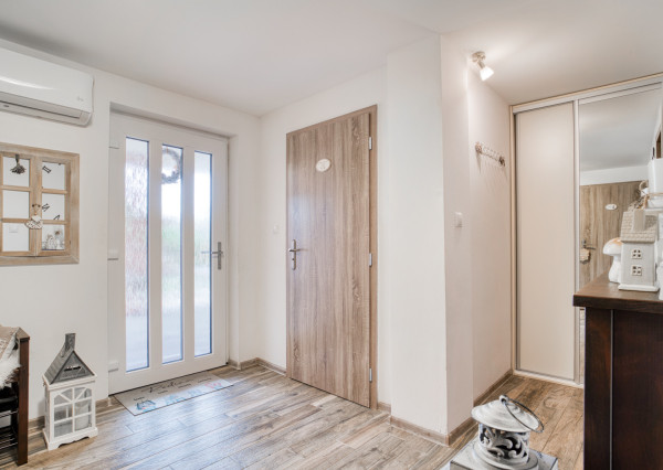 Na predaj priestranný 4-izbový rodinný dom v Malženiciach