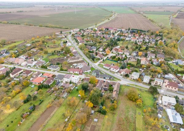 Na predaj priestranný 4-izbový rodinný dom v Malženiciach