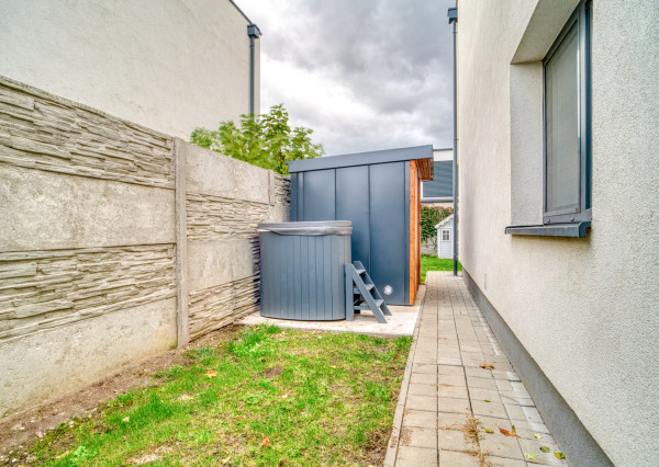 Na predaj priestranný 4-izbový rodinný dom v Bernolákove