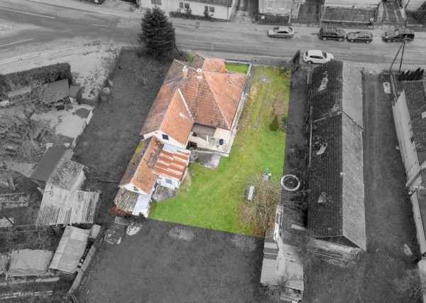 Na predaj rodinný dom vhodný na rekonštrukciu v Uhrovci