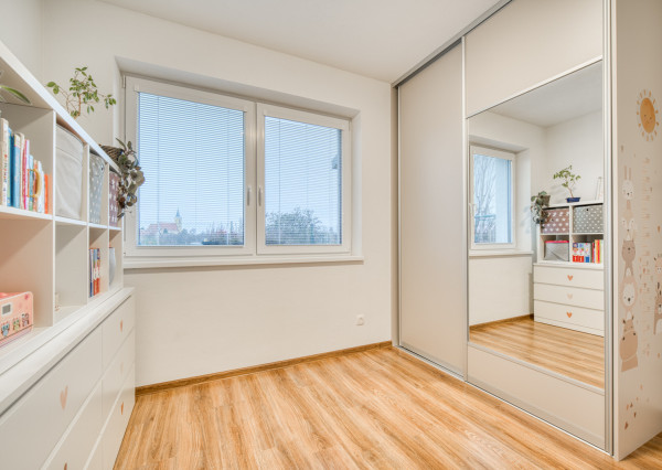 Na predaj príjemný 4-izbový byt v pokojnej časti Tomášova