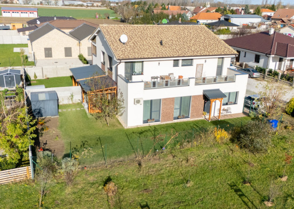 Na predaj príjemný 4-izbový byt v pokojnej časti Tomášova