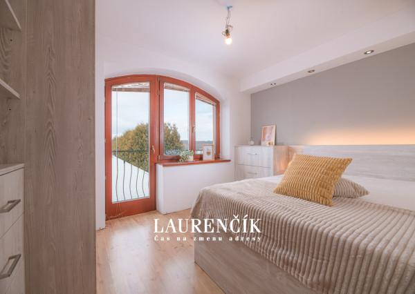 Na predaj veľkorysý 7-izbový rodinný dom v obci Podlužany