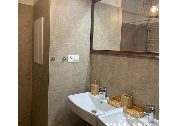 Na prenájom nový, zariadený 2izb byt na ul. Za Liptovskou v Trenčíne.