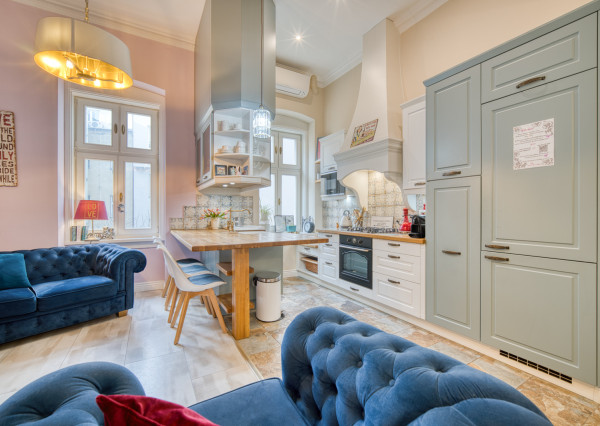 Na prenájom exkluzívny 3-izbovy byt v Starom Meste