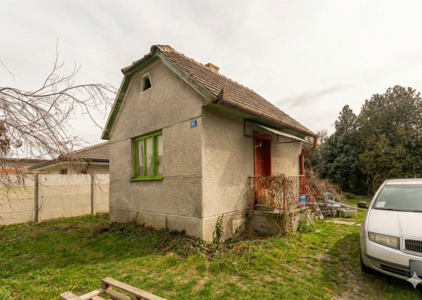 Na predaj rodinný dom s rozľahlým pozemkom v obci Blahová