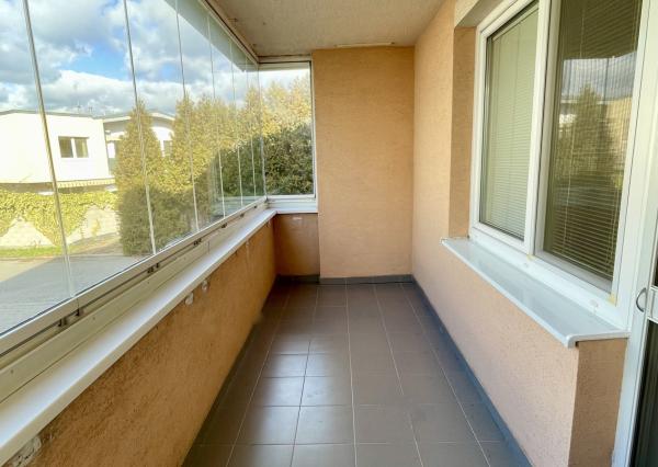 Kompletne zariadený 3-izbový byt s loggiou a garážovým státím v cene