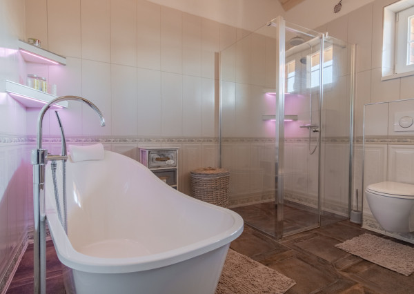 Na predaj exkluzívny rodinný dom s dvoj-garážou v podtatranskej obci Veľký Slavkov