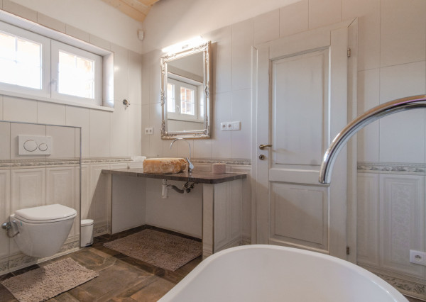 Na predaj exkluzívny rodinný dom s dvoj-garážou v podtatranskej obci Veľký Slavkov