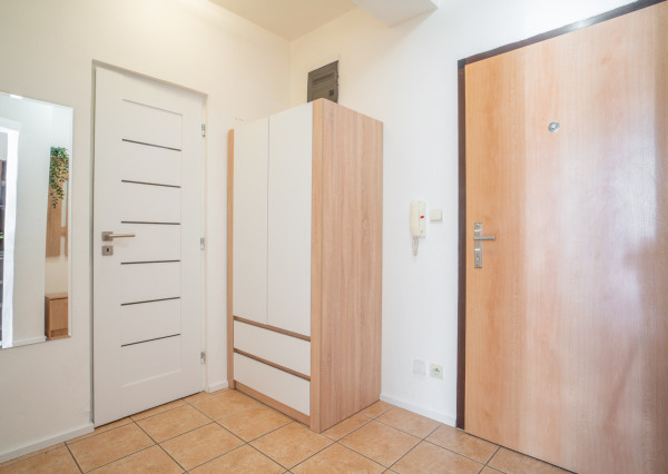 Na prenájom 2-izbový byt v tichej časti centra Malaciek