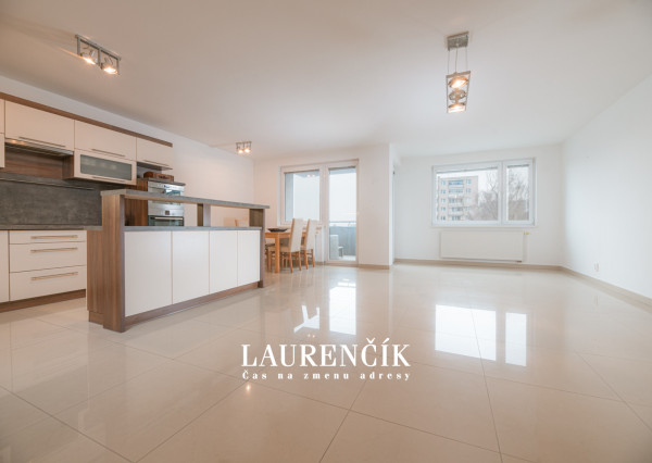 NA PREDAJ | 3-izbový byt s nadštandardnou výmerou v Trenčíne na ul. Liptovská