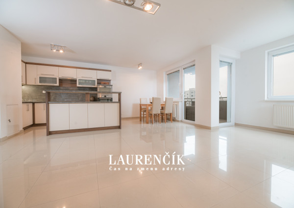 NA PREDAJ | 3-izbový byt s nadštandardnou výmerou v Trenčíne na ul. Liptovská