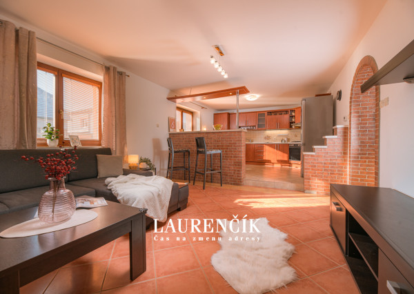 NA PREDAJ | Rodinný dom v Trenčíne s nadštandardným pozemkom 1 047 m²