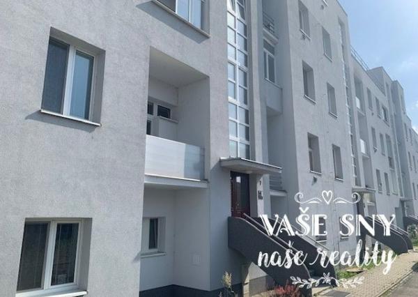 Na prenájom  veľký, zariadený 2 izb byt mestská časť SIHOŤ 1  v Trenčíne .