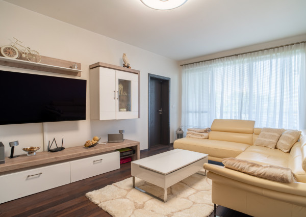 Na predaj 3-izbový byt v tichej časti Senca s parkovaním